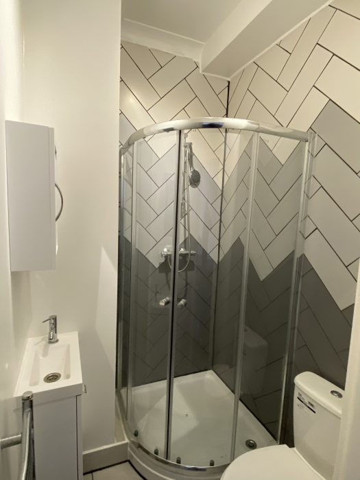 SHOWER ROOM