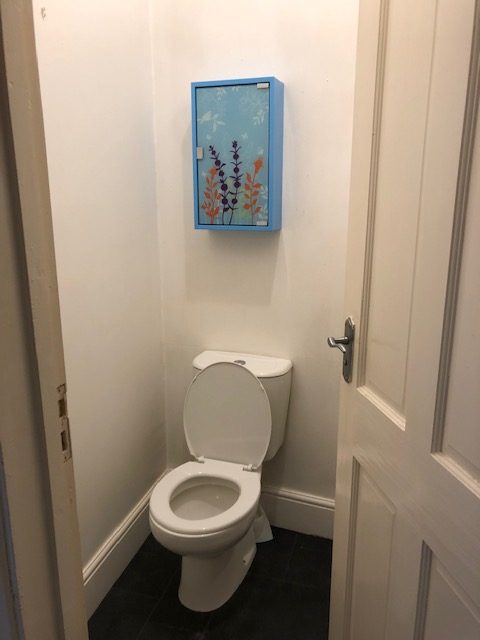 toilet upper